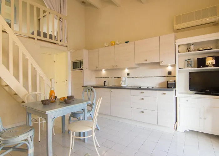 Будинок відпочинку Les Cristallines-2 By Interhome *