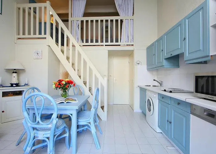 Les Cristallines-2 By Interhome Агд